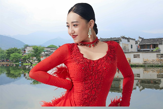 若依呵斥一声，接下来是我们的男人的时间了，女人让开