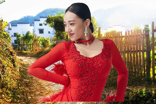 他的烧烤摊生意上来不少，顾客多了起码三倍，天天人满为患