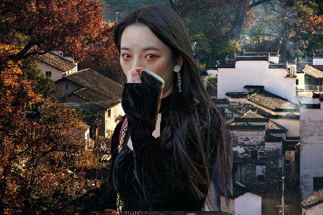 但苏曼s的速度更快，他已经越过了烈日战士，到了谋士这边