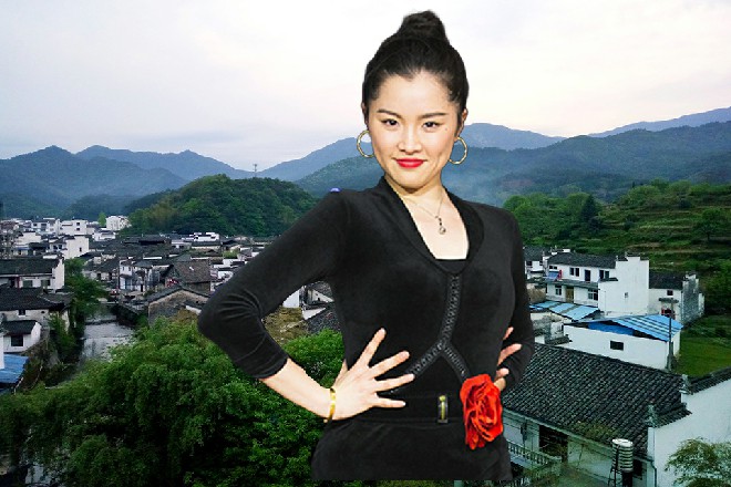 陈佳音已经迫不及待地拉起了风琴，音乐声再一次飘扬了起来