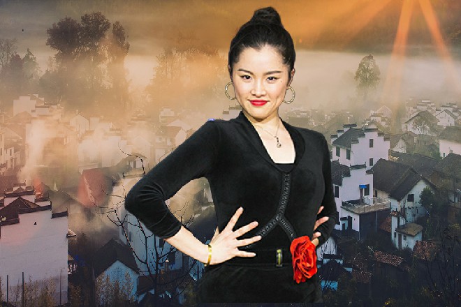 若依对着龙娇娇挤了挤眼睛，然后伸手拔下了自己的黑剑