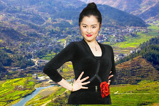 这剑气直接撕开了地面，在地上留下一个深深的沟壑