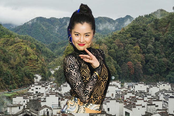 几乎在那一瞬间，所有人的动作，在伊轩面前都停止了