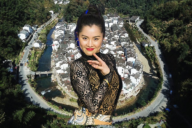 小舟顿时燃烧起来，上面冒着绿色的火焰，随后消失干净