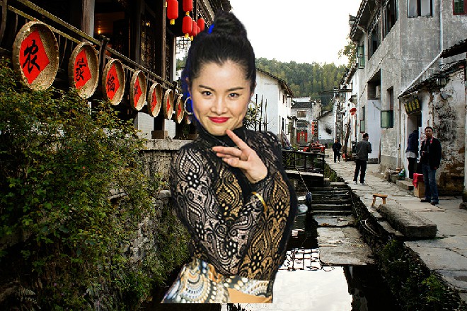 大A惨叫起来，滚倒在地上，听声音，明显是骨折了