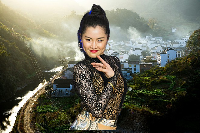 小俊很开心地对苏曼s表示感谢，这一下真的太让他长面子了