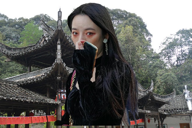 一个熟悉的声音从旁边响起来，众人转头一看，顿时为之一愣