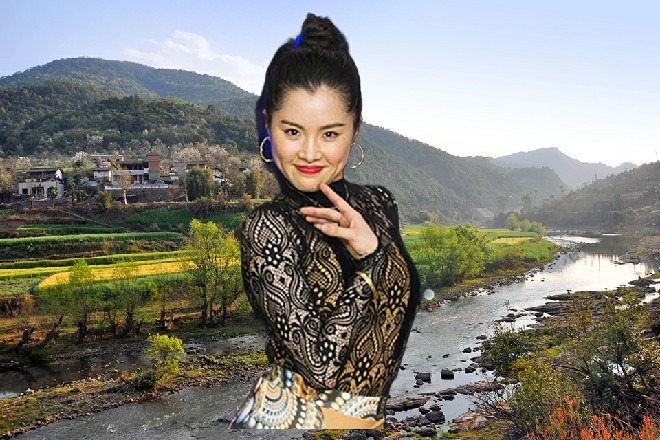 苏曼s很快放下电话，看着大源惠子那充满期待的目光，说道