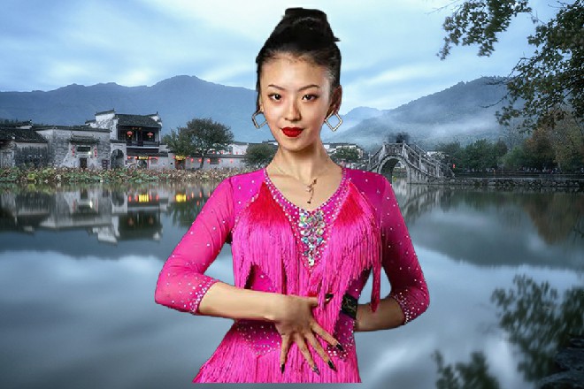 荷娜笑了起来，真没想到，我们的秦先生还是个多情种子