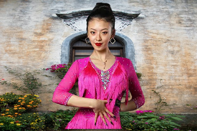 神族的士兵根本摸不到敌人的位置，只能盲目地寻找