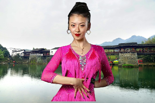 苏曼s冷笑，你派人砍了我的兄弟，就要做好被我砍回来的觉悟