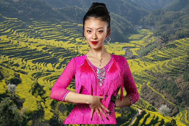 男人看着苏曼s的目光里有点贪婪，我盯上的目标，绝对逃不掉