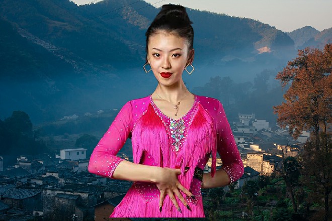 然而黑剑越来越多，黄金帝王的黑光根本消灭不过来