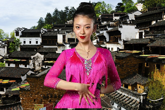 怪蜀黍忍着痛，爬了起来，贞德惊慌失措，转身就跑