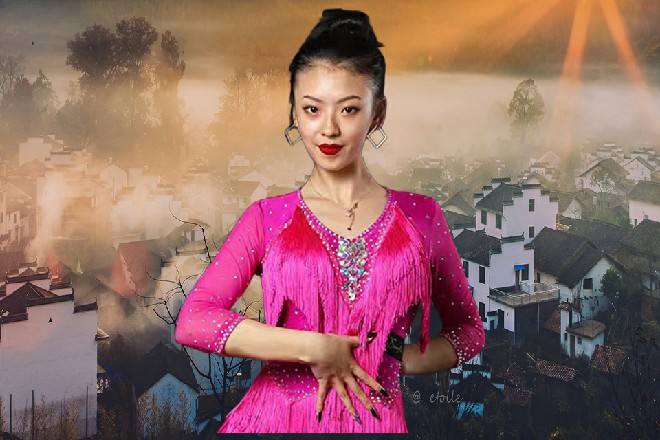 罗芙在后面十分的古怪，这话她是该高兴还是该愤怒的好