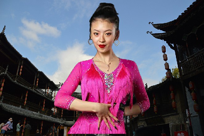 武皇又哼了一声，显然是抽不出多余的力气来应付Abb