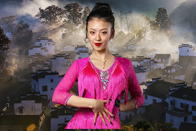 秦樱立刻数落奔雷，奔雷虽然不敢反驳，但还是撇了撇嘴