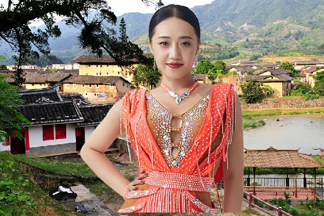 红色妖姬赶忙强调了一下，这样就没意思了，每次必须换一个人