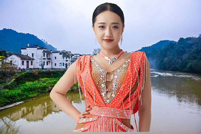 日丸藤十分不屑，就这么一枚刀刃，根本奈何不了自己