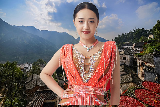 音乐越来越悠扬，诺曦S带着罗芙，缓缓跳着一支探戈