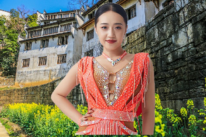 乔尼笑道：都说现在房地产捞金最快，我也想分一杯羹啊