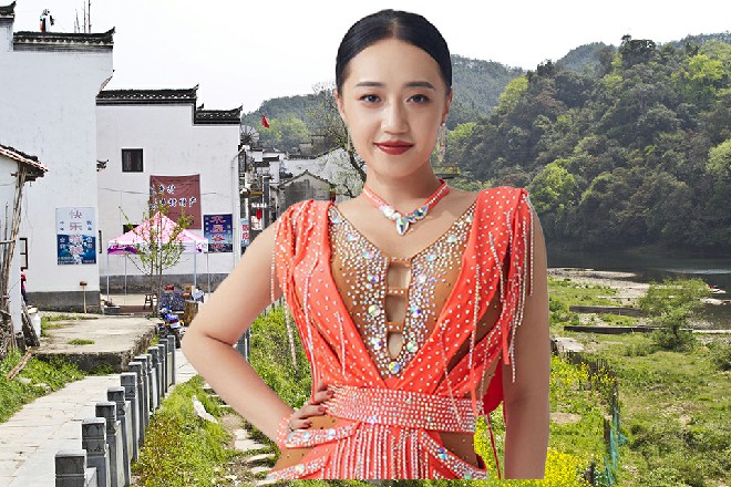 本部长顿时一愣，他没想到，这一招竟然会被挡了下来