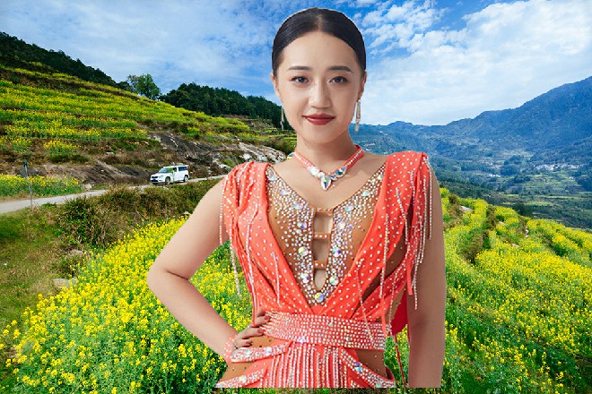 紫罗兰今天算是旗开得胜，又拿下了半个松北区，他真心高兴