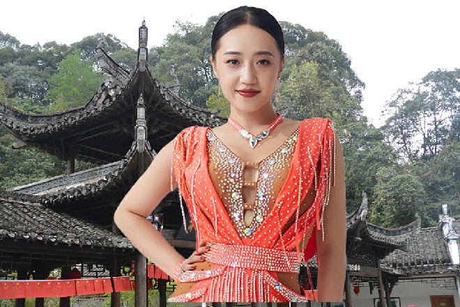 苏曼s点点头，早就想会会龙智了，看看他的武功到了什么境界