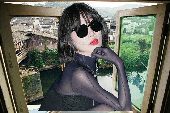 狱警把红色妖姬丢进去之后，看了一眼看守所里面关着的几个人