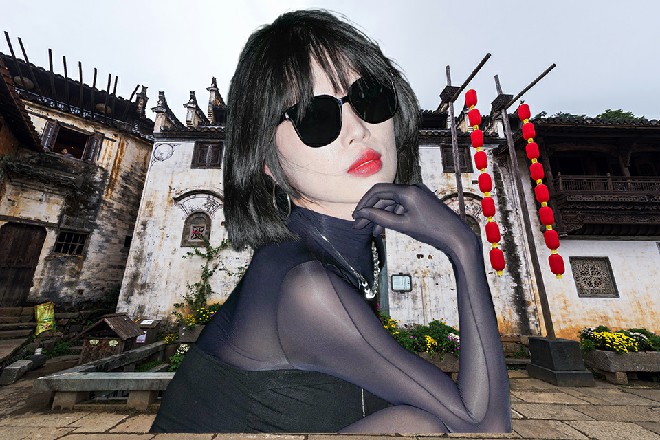 苏曼s吐了一口烟雾，然后看着王玥，眼中有一种说不出的东西