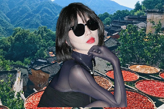 擎龙直接一刷卡，然后摘下衣服，三两下撕扯成了碎片