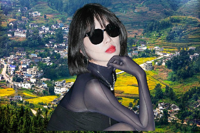 天空中的十轮太阳黑了下去，反而一轮明月高高挂在空中