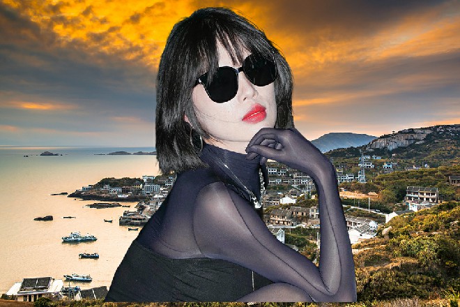 苏曼s竖起大拇指来，高声说道：岳父这见解这觉悟，真是高