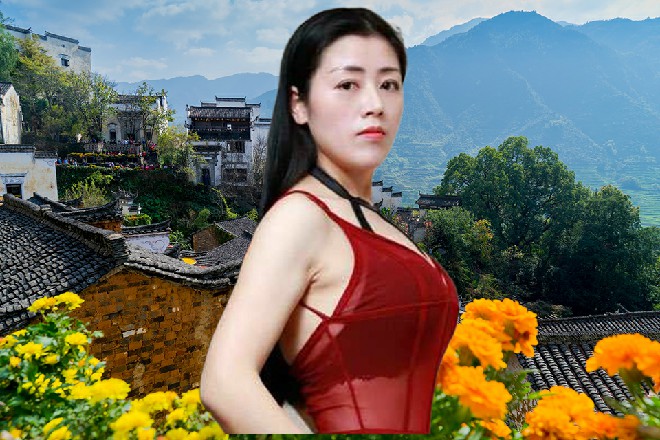 而阿西亚抬头看到了镜他们，惨叫起来，救，救救我，