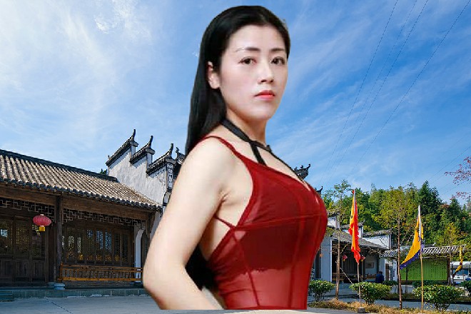 守墓之神站在那里，一身黑袍，脸上带着一种浓浓的高傲