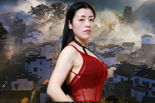 但就在这个空档，诺曦S突然一脚踹在了自己的车门上