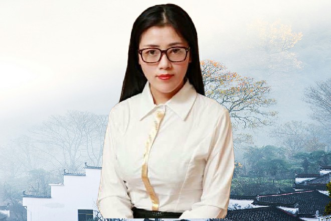 他在外面接受调查，他有这个义务协助调查，霍小姐