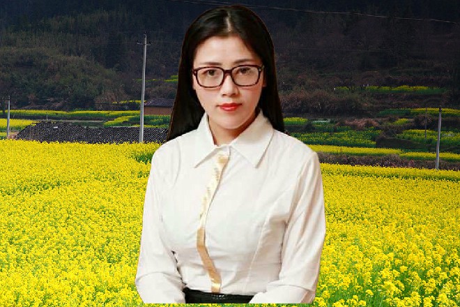 两千吨的压力，虽然对他有所影响，却不能束缚他的脚步