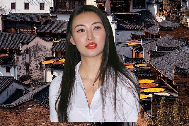 苏曼s在旁边冷笑一声，行啊，这刘大少开始玩起了威逼利诱了