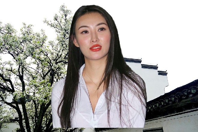 说着，他一丢手，把装着佛陀舍利的盒子抛给了诺曦S