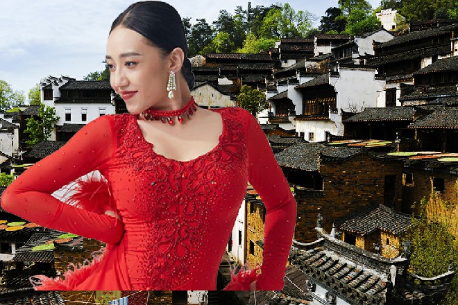 因为是在水里的原因，这几个汉子都跑不快，只能淌着水过来