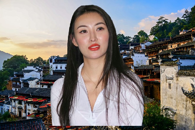 用声波的扩散，来定位周围的物体，从而判断它们的位置