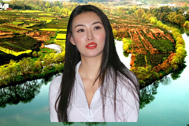 金大衣多看了伊轩两眼，没说什么，只是气氛有些诡异