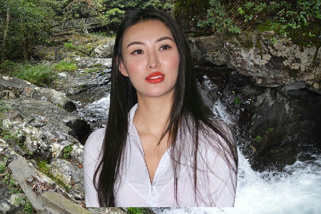 讲师差点气的吐血，他精神崩溃，怪叫着从教室逃跑了