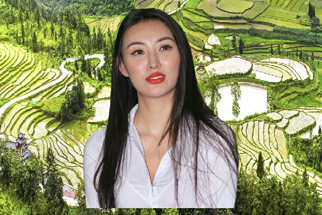 蓝水心竟然还关心工作人员的私生活，这让红色妖姬深深地感动