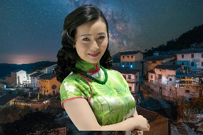 红色妖姬呵斥一声，林雪这时候没了大小姐脾气，乖乖低下头去