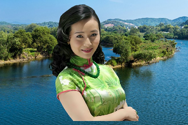 红色妖姬笑着说，他的分身一挥恶魔之斧，自下而上撩了起来