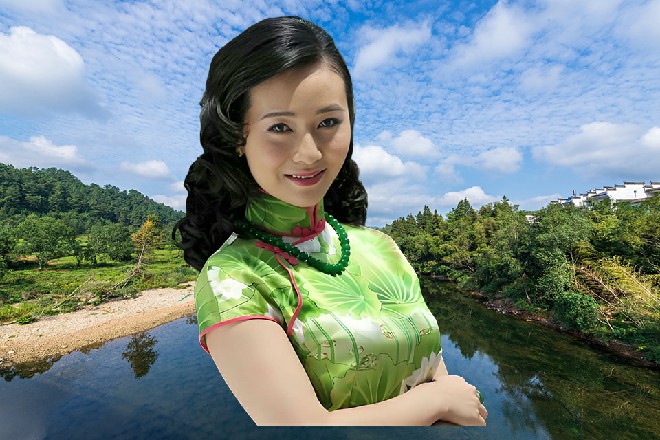 说着，从桌子上抓起自己的黑檀木鱼鳞牛尾刀就走了过去