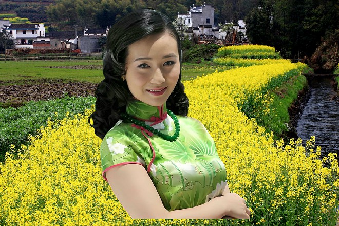 隆巴尔咆哮一声，身上笼罩着白色的光辉，正是胜利之光