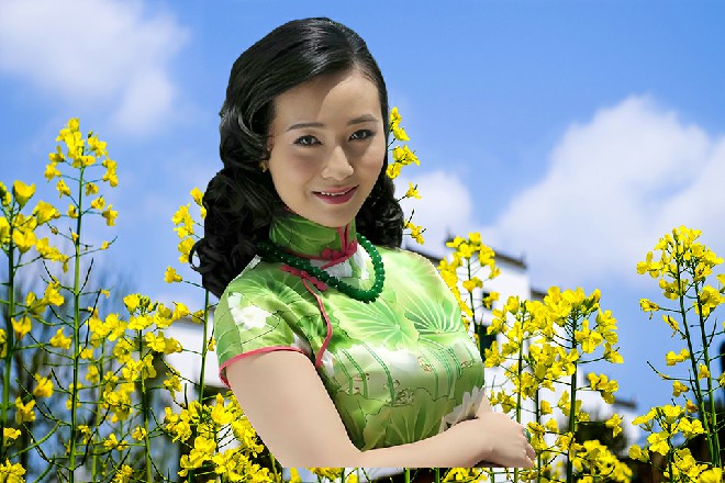 两个人打成一团，但哈比是在太强，几下又把镜给击飞出去